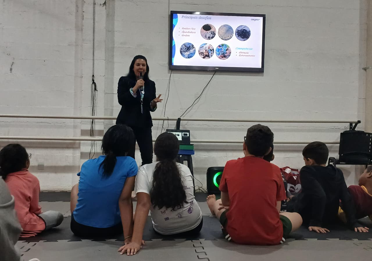 Saneamento e meio ambiente se conectam em ação educativa da Águas de Holambra e Associação Amarilis