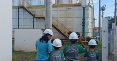Águas de Holambra recebe 80 estudantes em visita educativa à ETA Tulipas